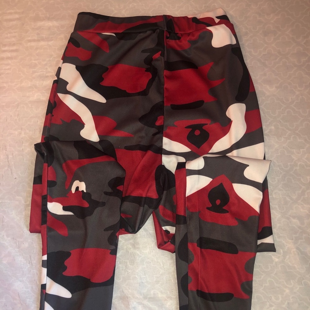 Army print leggings